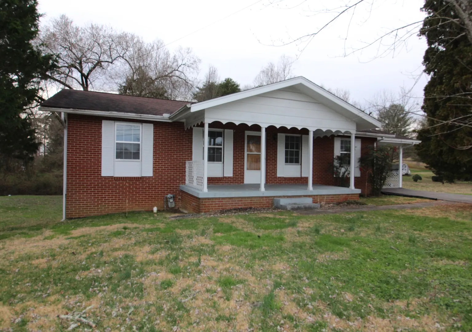 One Level Home in Oak Ridge — Photo 3