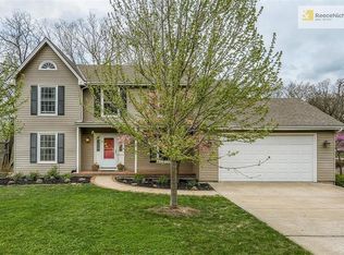 6634 Oak Ridge Dr, Shawnee, KS 66217