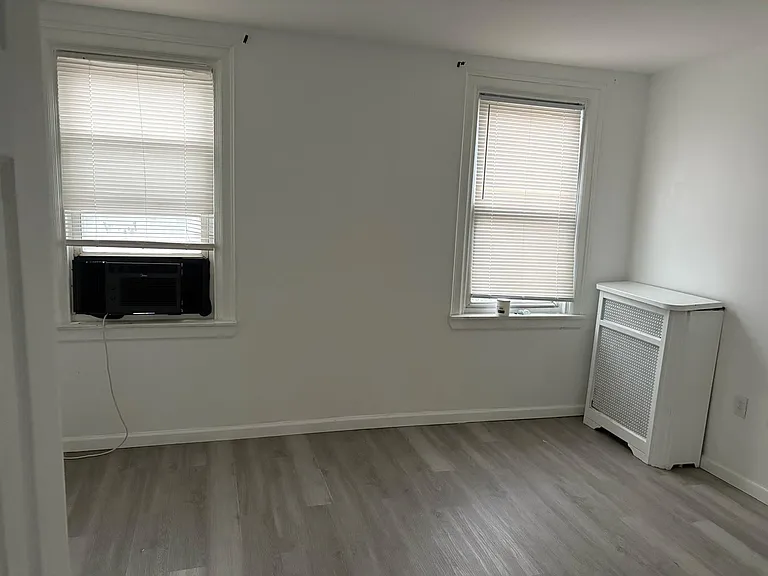 6380 Marsden St — Photo 3