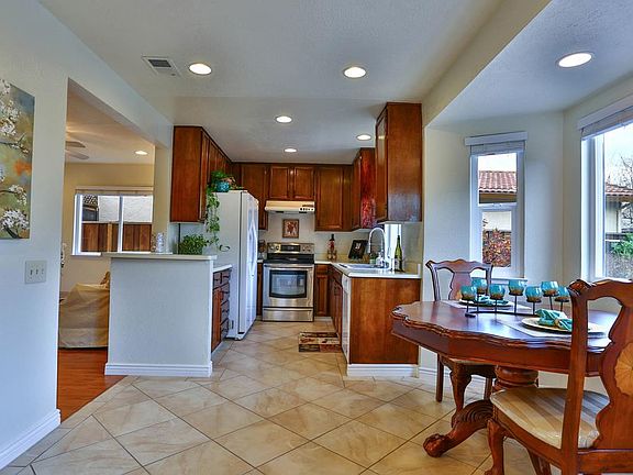 3rd image of 5418 Duesenberg Dr