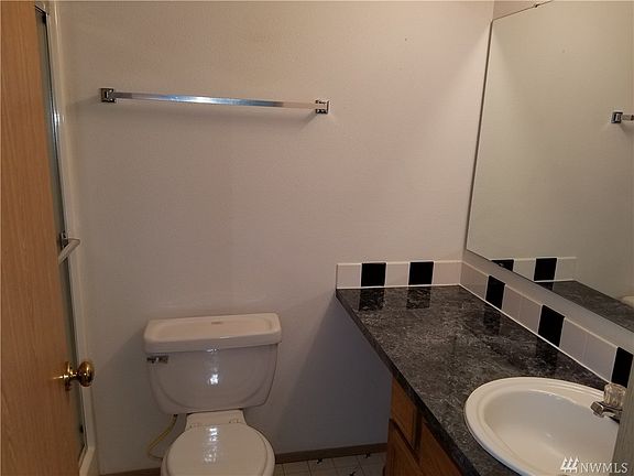 3rd image of 17122 115th Ave E