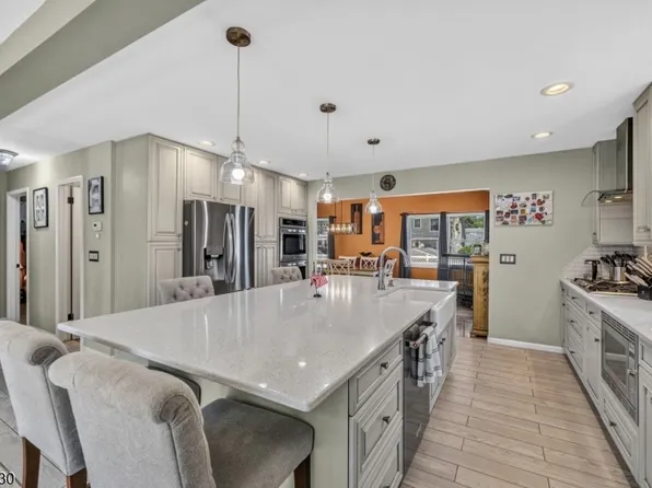 66 Redwood Ave, Wayne Twp., NJ 07470