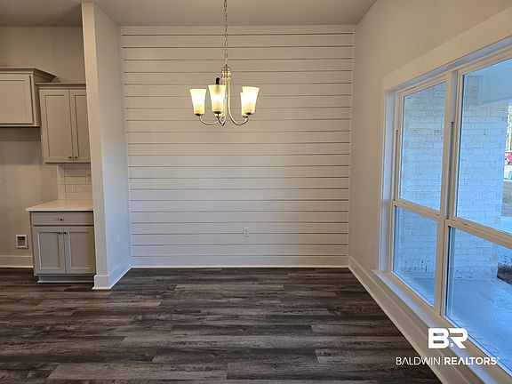3rd image of 1709 Colony Parke Dr
