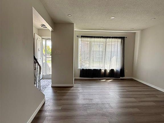 3rd image of 241 Limeridge Rd W #2