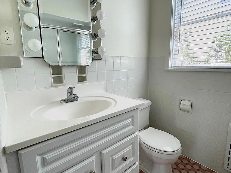 2102 Milford St #1 — Photo 20