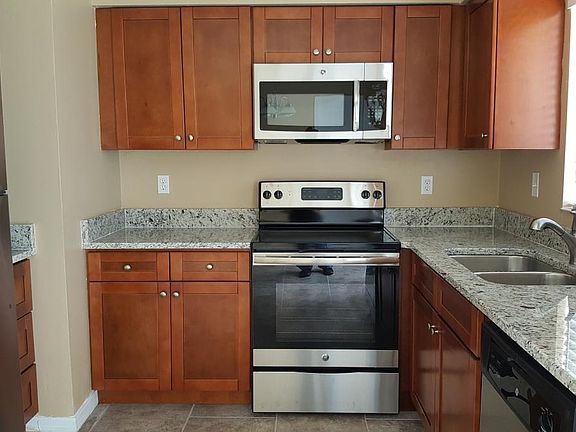 5th image of 1815 Fairlane Dr