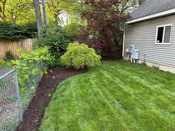 4th image of 1002 Catalpa Dr