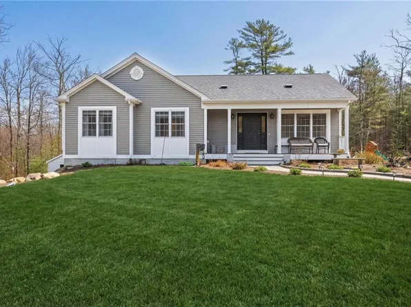 380 Ledge Rd, Coventry, RI 02816