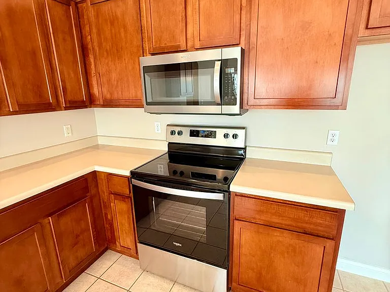 1148 S Elmwood Ave — Photo 8