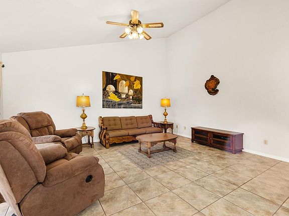 5th image of 820 Notre Dame Dr