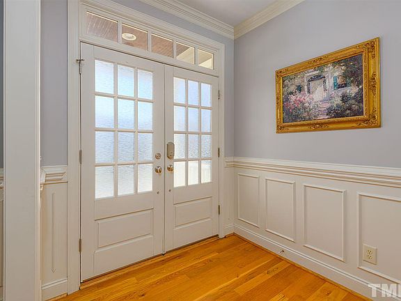 3rd image of 229 Thorndale Dr