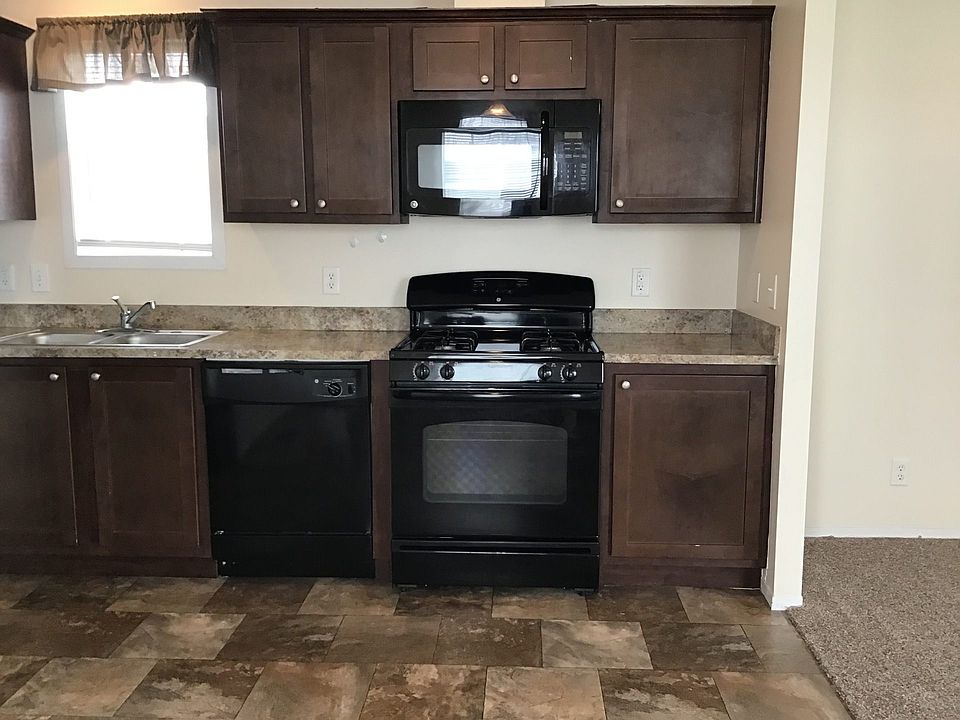1st image of 900 W Columbia St #213