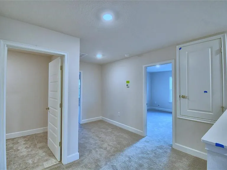 906 Sofia Ln — Photo 23