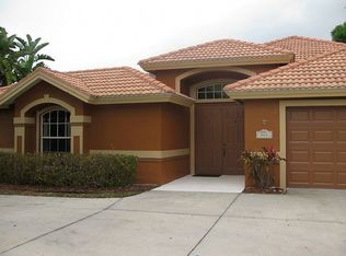 261 Sawgrass Ct, Naples, FL 34110