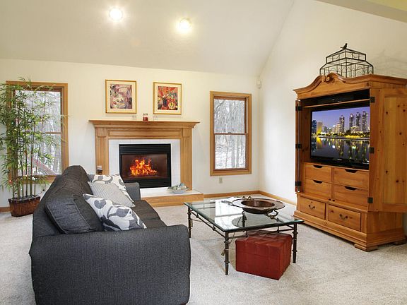 4th image of 45 Winterwood Ln