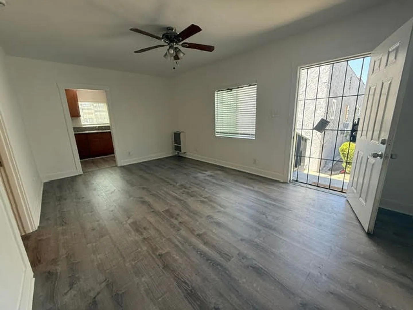 Griffin Avenue — Photo 1