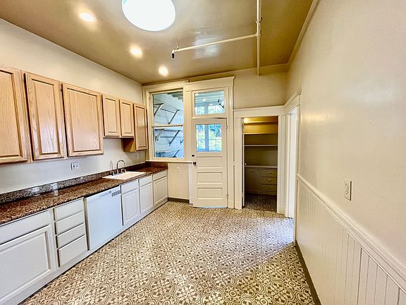 5th image of 1124-1128 Fell St #1126