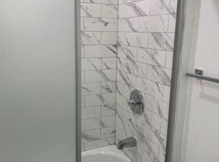 16 5th St, Valley Stream, NY 11581