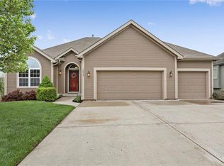 10927 N Windsor Ave, Kansas City, MO 64157