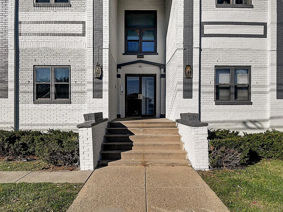 2442 N Illinois St #5