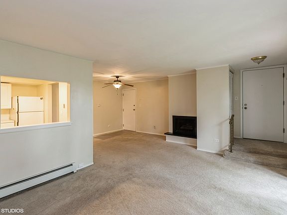 3rd image of 821 S Dwyer Ave APT E