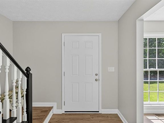 3rd image of 3860 Maple Wood Trl