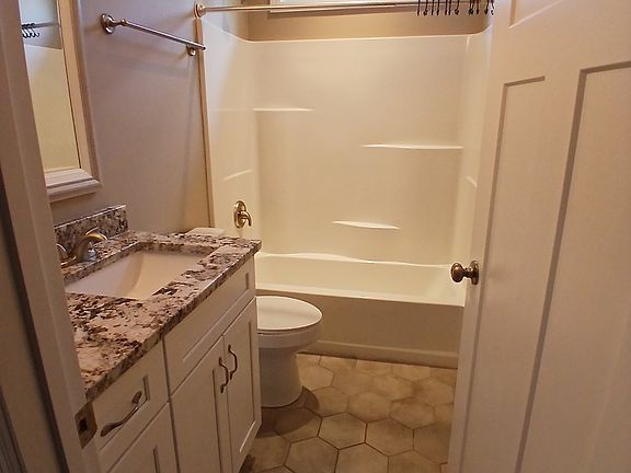 5th image of 601 Grants Way NW