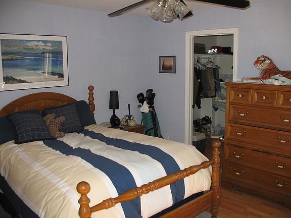 1st Floor Master Bedroom