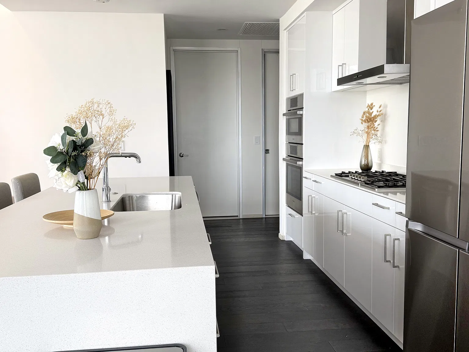 2 bed, 1474 sqft, $6,700 — Photo 3