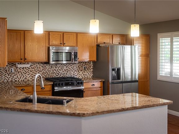 5th image of 263 Newelton Ct