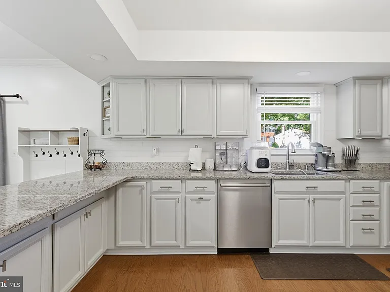 9120 Huber Ct — Photo 8