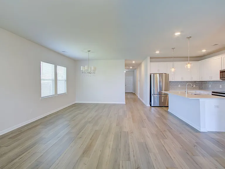714 McRoy St — Photo 8