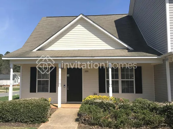 101 Blackthorne Ct, Clayton, NC 27520