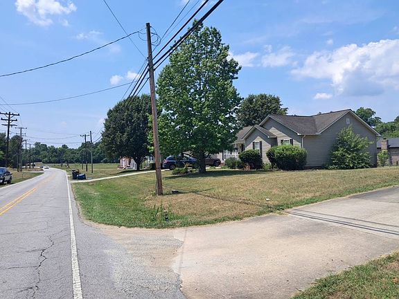 4th image of 1435 Old Mocksville Rd
