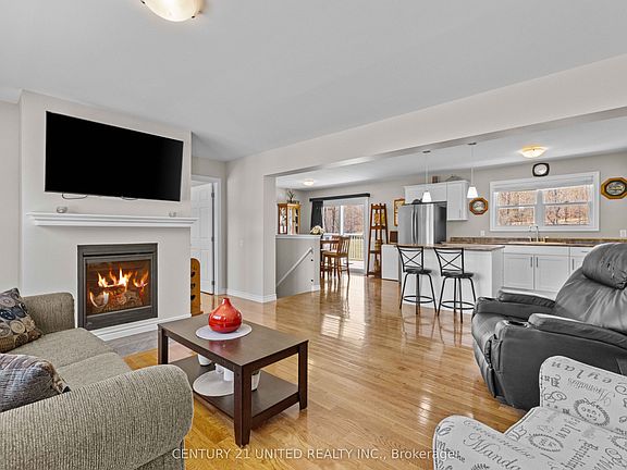 3rd image of 2278 Monck Rd