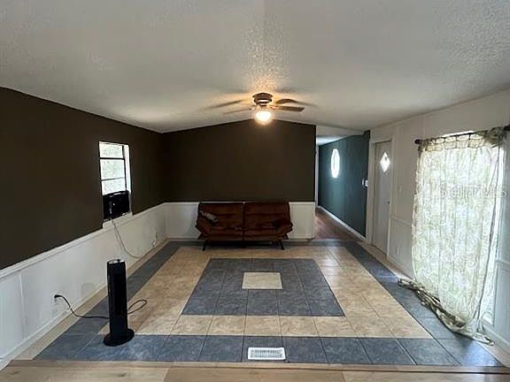 3rd image of 10330 NE 90TH STREET