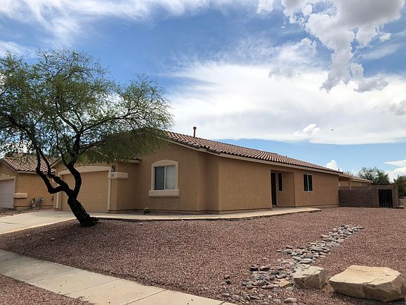 2nd image of 2229 W Roundwood Pl