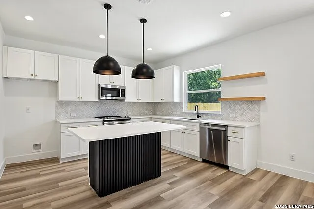 3 bed, 2.0 bath, 1687 sqft, $1,950 — Photo 4