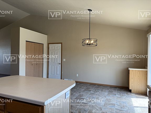 4th image of 118 E River Dr #118
