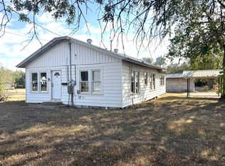 202 N Mulberry Ave, Luling, TX 78648