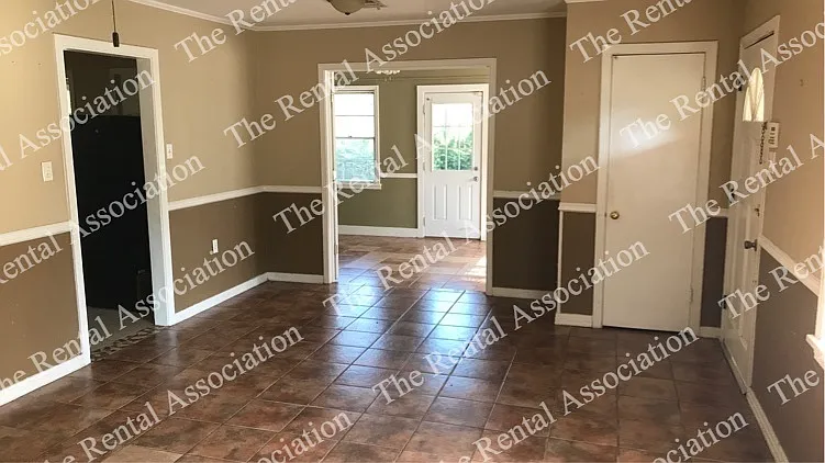 R- 709 Center Street - 1 — Photo 3