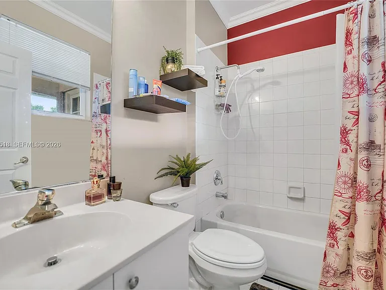 19500 SW 39th Ct — Photo 18