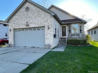 30443 Alger Blvd, Madison Heights, MI 48071