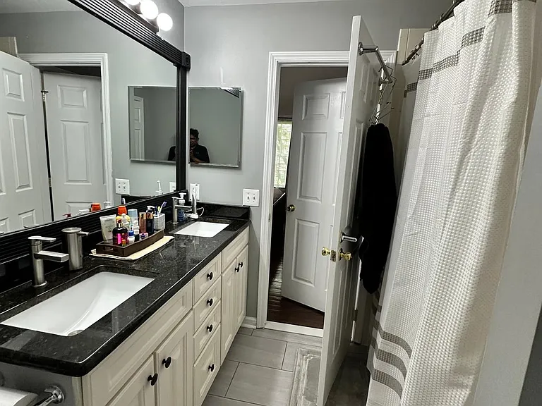 8 Carpenter Ct — Photo 6