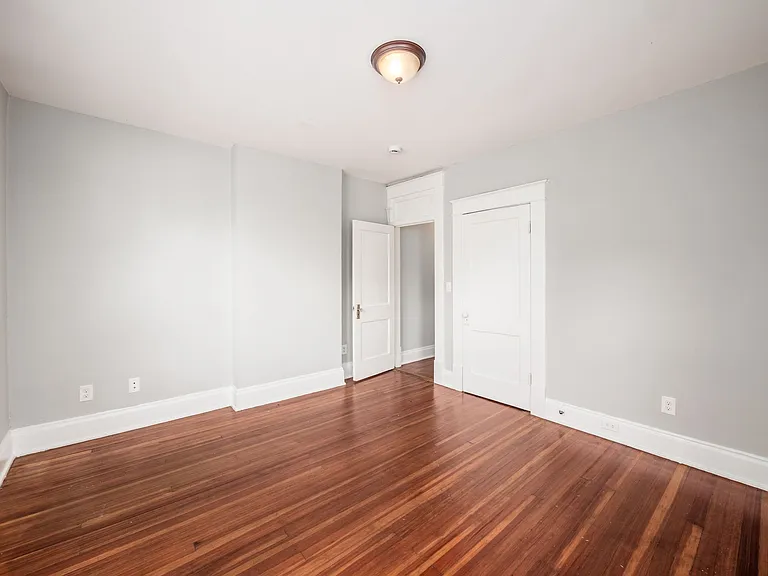 411 13th Ave — Photo 11