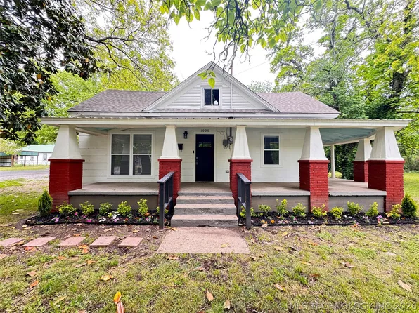 1020 N Vinita Ave, Tahlequah, OK 74464