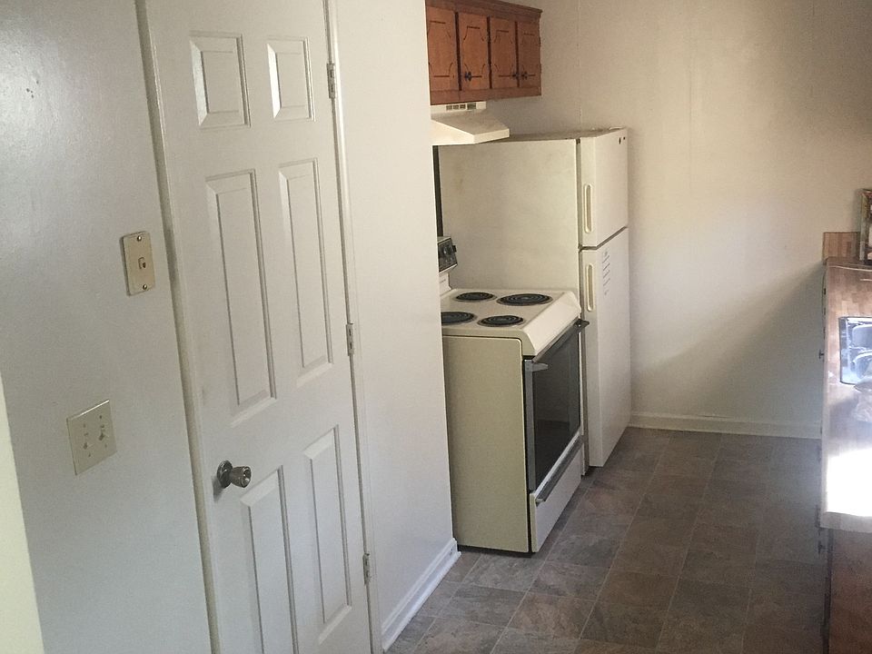 2nd image of 12 Woods Rd NW APT 6B