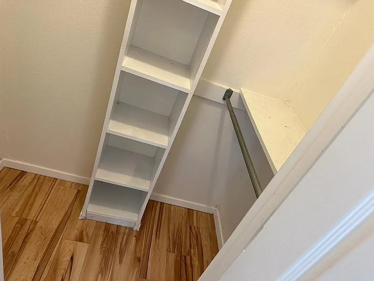 225 Brook Cir — Photo 21