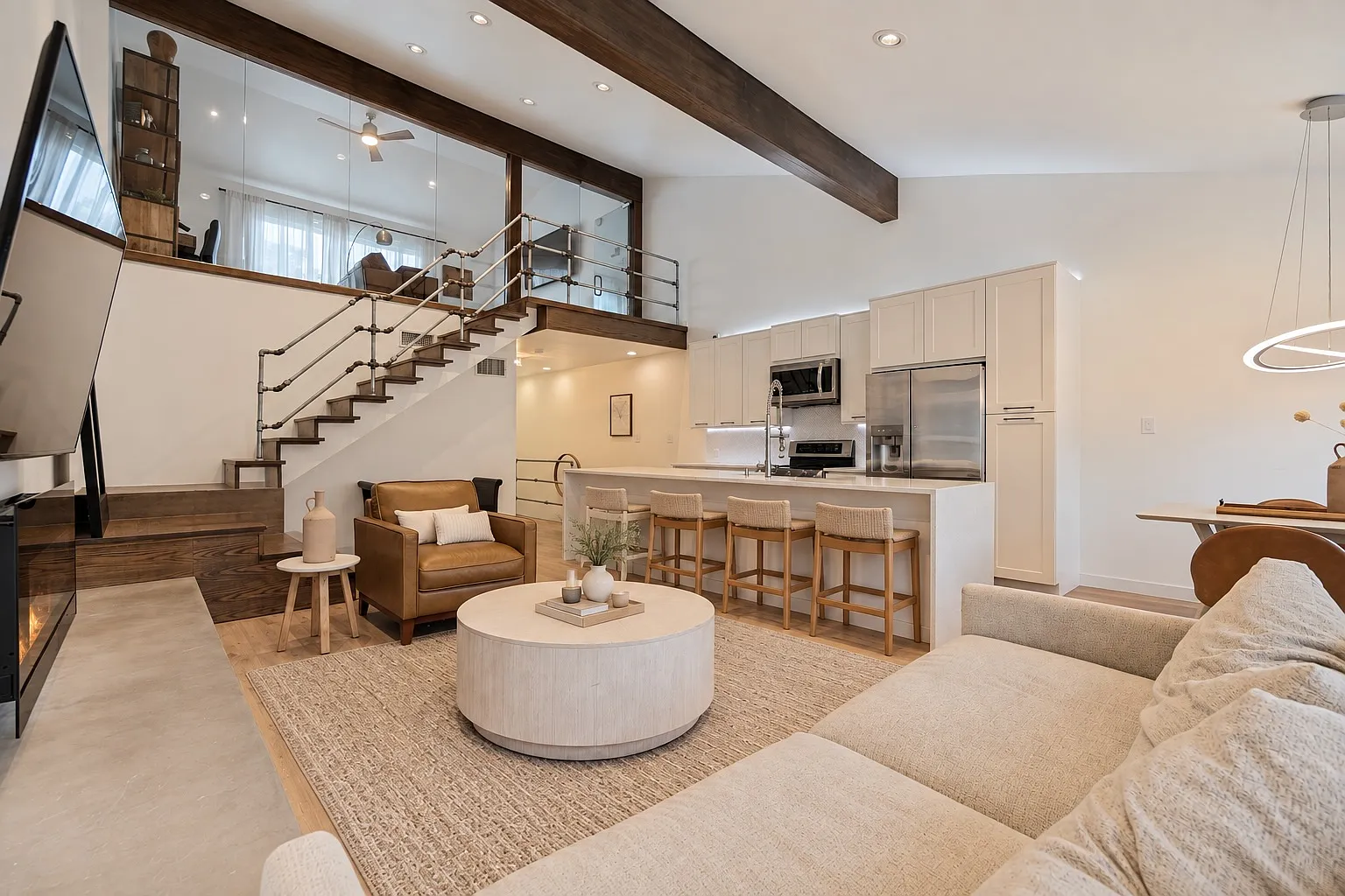 2 bed, 2.5 bath, 1466 sqft, $3,900 — Photo 1
