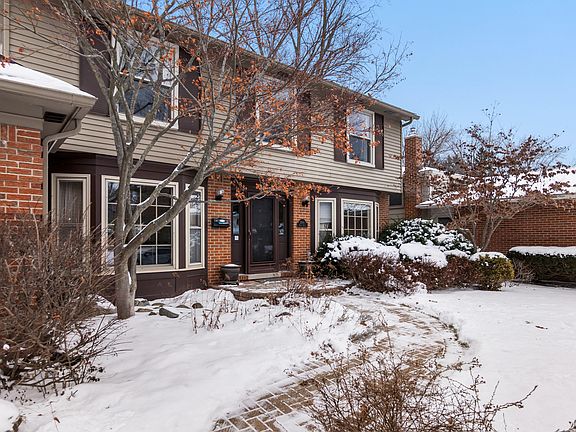 4th image of 2881 N Baylis Dr